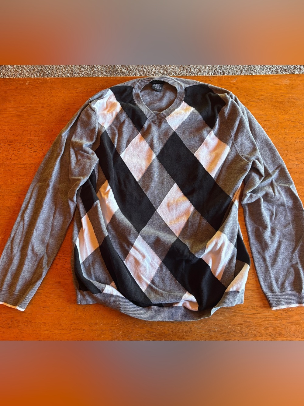 Men's Grey Argyle V-Neck Sweater M